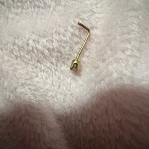 10k Small L shaped Gold nose ring with Canadian lab grown diamond